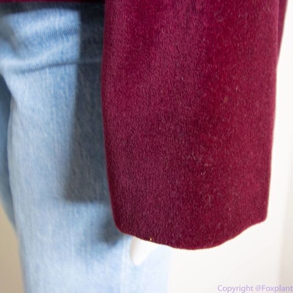 Maggy London 100% cotton embossment burgundy velvet blazer jacket, size 10 - Picture 8 of 16